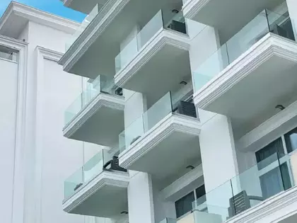 Demi hotel
